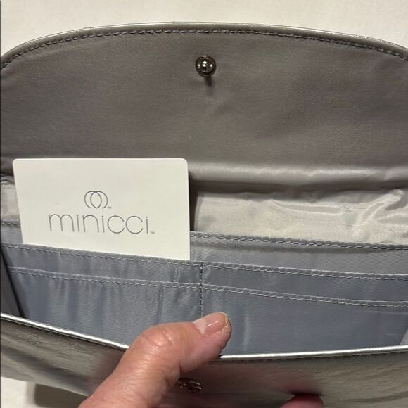 Minicci Silver Ruched Clutch with Wristlet - Picture 4 of 6